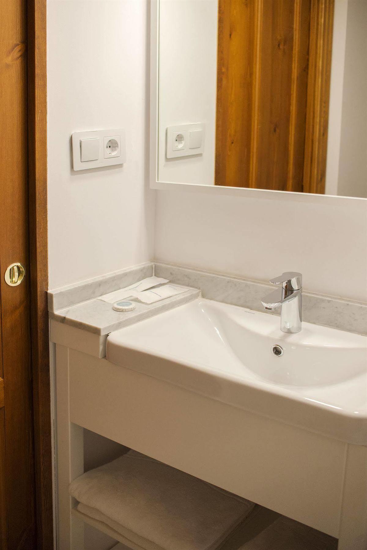 Ad Hoc Carmen Hotel Valencia Luaran gambar